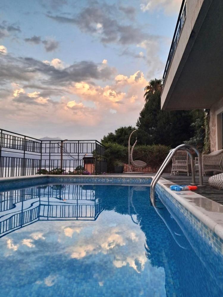 Apartment Tri Kiparisa Tivat Kültér fotó