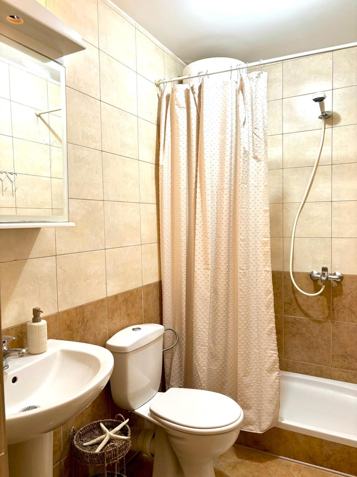 Apartment Tri Kiparisa Tivat Kültér fotó