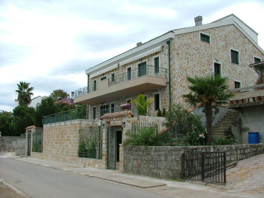 Apartment Tri Kiparisa Tivat Szoba fotó